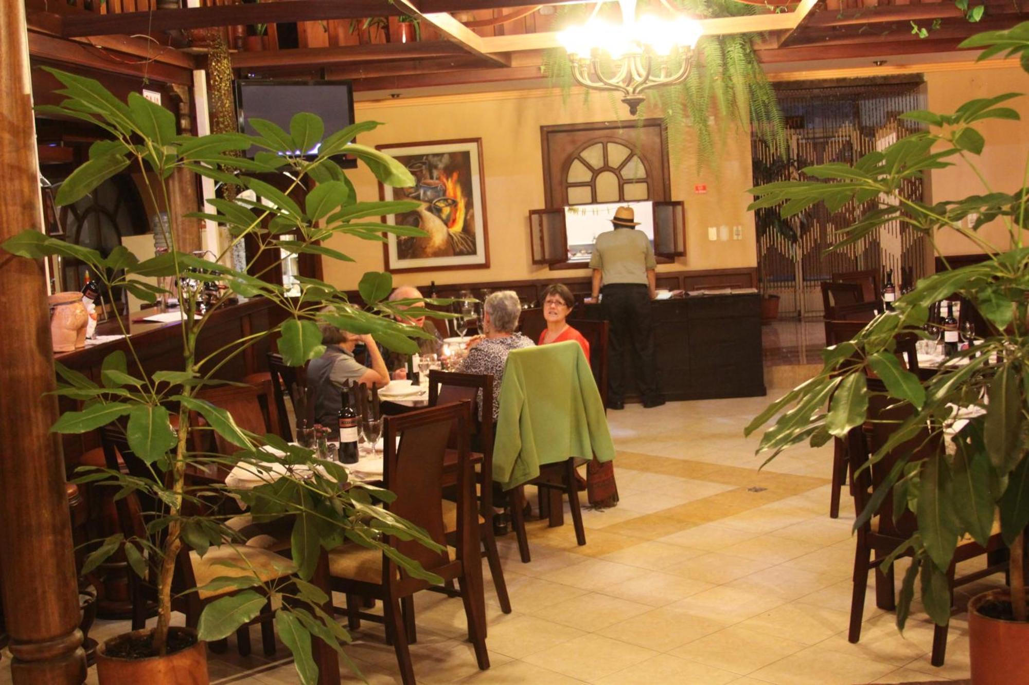 Hotel Coronel Cuenca Exterior photo